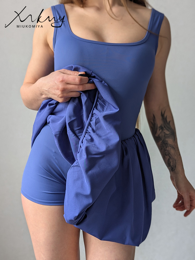 Lila Sportkleid mit Shorts und – Table Tennis Jacket Bewertung und Preis